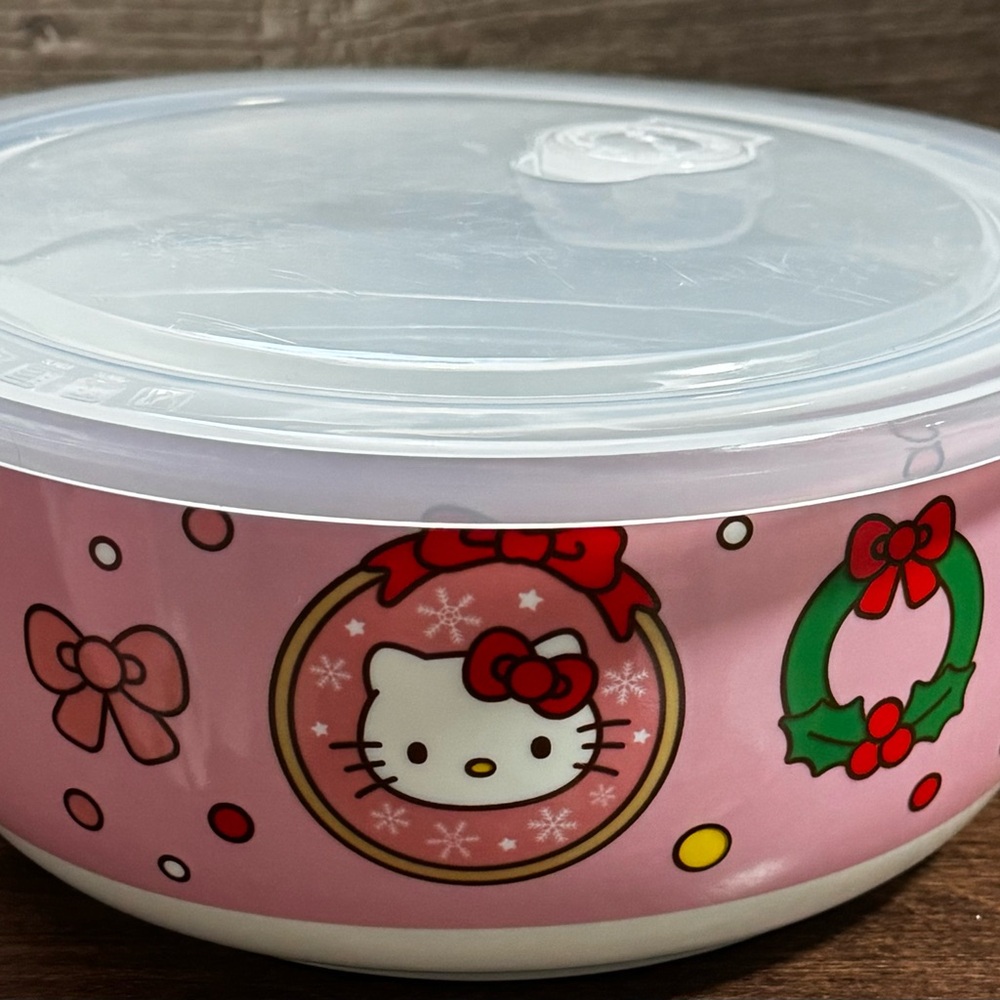 Super Cute 🥰 Hello Kitty Food large Pink Container with Vented Lid - NEW - Picture 4 of 8